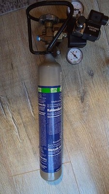 CO2 Flasche Dennerle 0,5 Kg , ohne Druckminderer