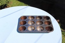 Vintage Aluminum 12 Cupcake Muffin Baking Pan