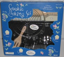 Toysmith 7 piece Kids Cookie Baking Set - Brand New