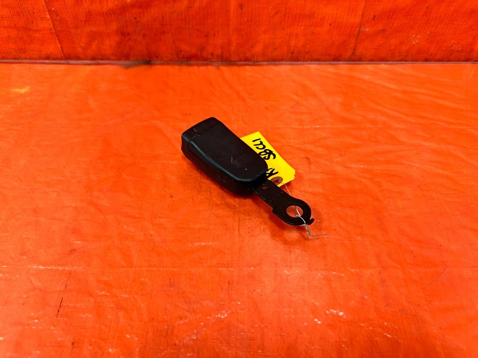 93-97 HONDA DEL SOL - CLIP DE HEBILLA DE CINTURÓN DE SEGURIDAD - PASAJERO DELANTERO DERECHO - OEM #294 Foto 2 de 2