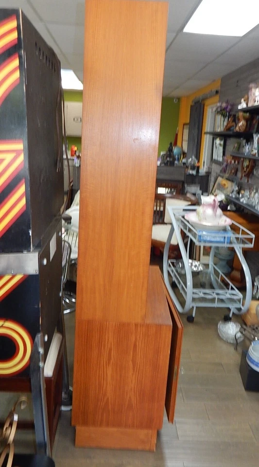 Mid Century Hundvad Dinamarca madera de teca estante gabinete estantería mcm Foto 4 de 4