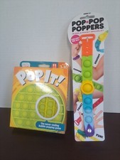 Set Of Pop It And Pop Pop Poppers Bracelet