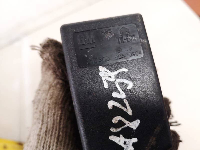 Opel Zafira 2000 seat belt holder (seat belt buckle) rear middle 9 #1773676-86