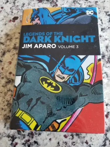 LEGENDS OF THE DARK KNIGHT JIM APARO VOL 3 / 1st print-2017-Excellent condition