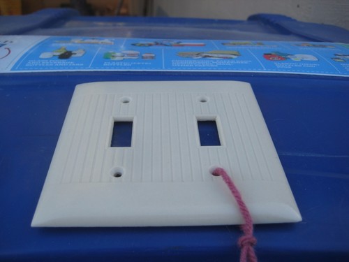 Vintage *** SIERRA ELECTRIC *** 2-Gang Ribbed Style Toggle Switch Wall Plate USA - Picture 3 of 7