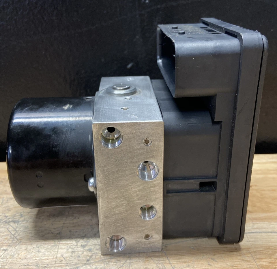 REFURBISHED ABS Brake Pump Module 2004-2011 Volvo S40 | 30794730 AA - Image 3 of 4