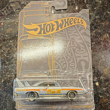 Hot Wheels 1970 Plymouth Superbird 1:64 Silver/Orange Diecast Car Unopened Box