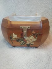 This is a vintage 1960s-1970s wooden decoupage box purse featuring a floral bird