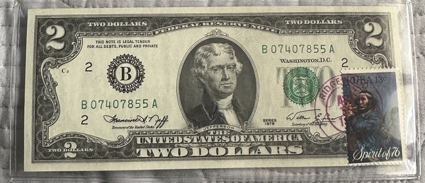 Billete de dos dólares 1976 estampado registro de error y serie desplazado