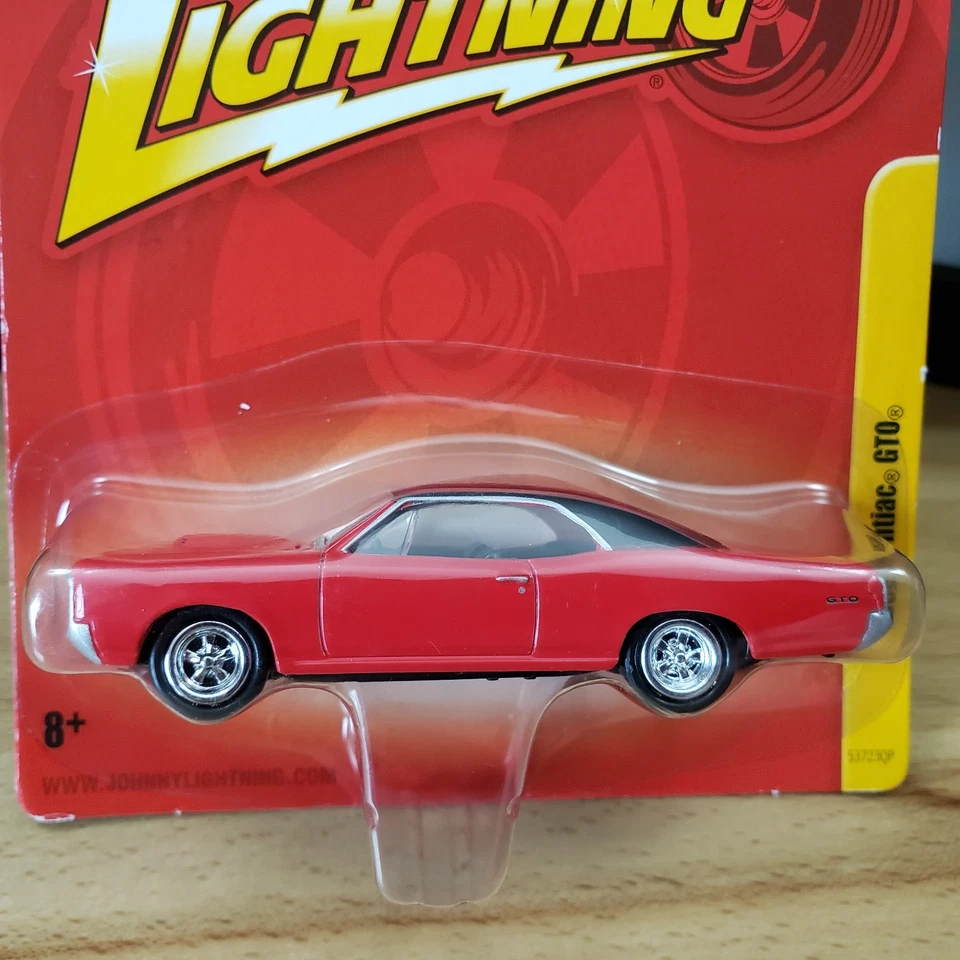Johnny Lightning 1966 Pontiac GTO Diecast 1:64 Red with Black Top - Image 3 of 4