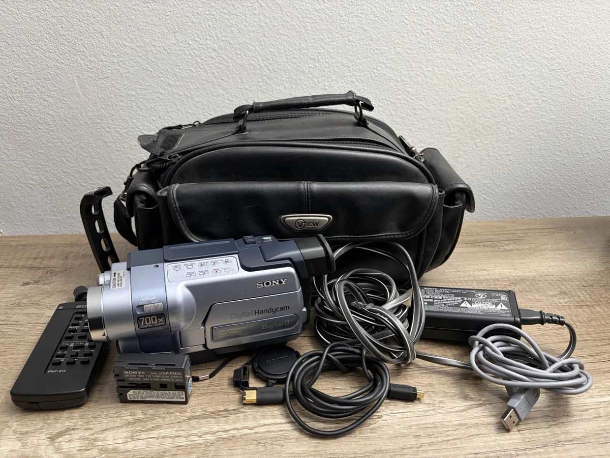 Sony Handycam Removable Storage (Card/Disc/Tape) 700x Digital Zoom