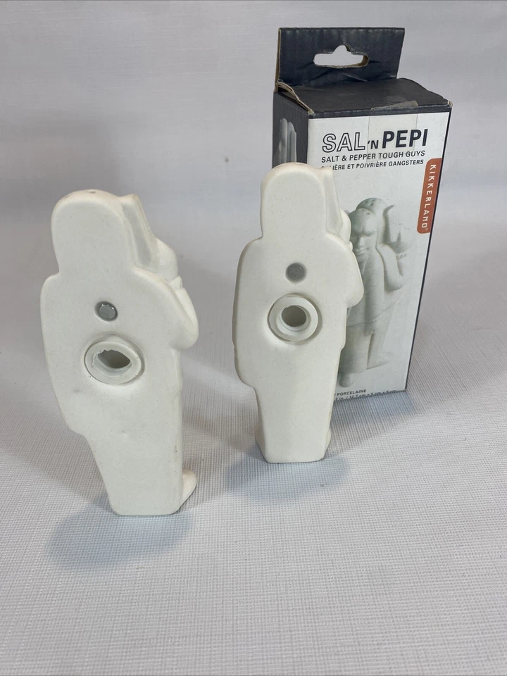 Salero y pimentero Kikkerland Sal n' Pepi Gangster Mobster magnético blanco Foto 2 de 4