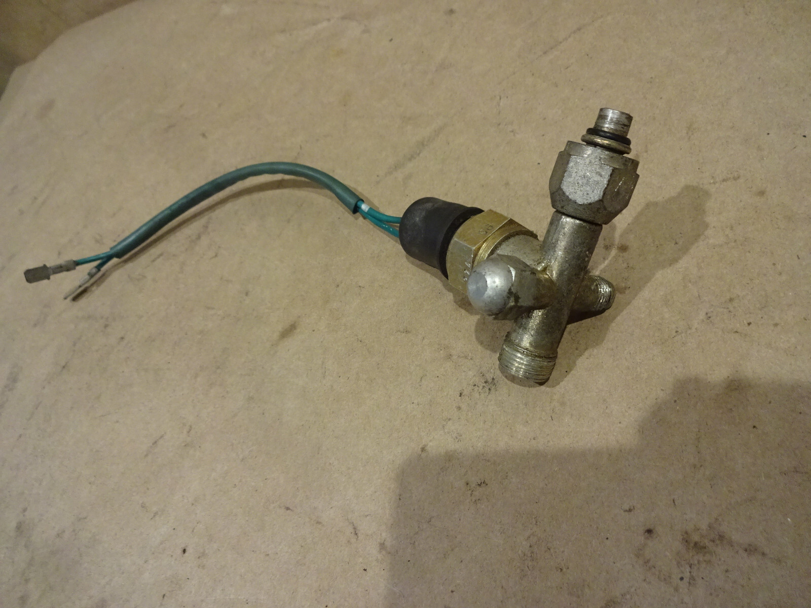 Ferrari 400GT/400 Auto - AC Pressure Switch - P/N 111221
