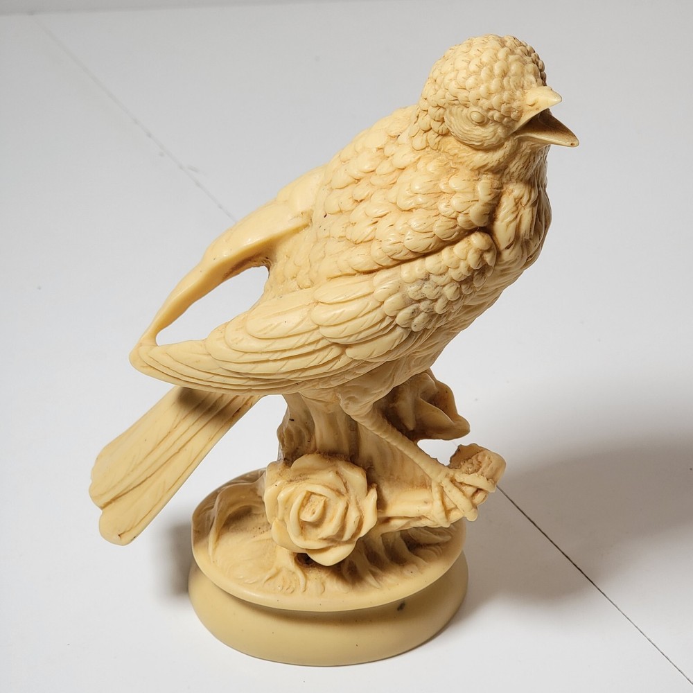 Vintage Bird Sculpture Fine Detail Beige Color Made In Italy Approx 7