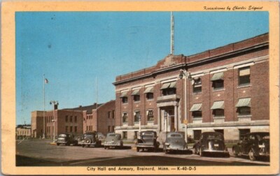 BRAINERD, Minnesota Postcard ''City Hall & Armory'' Street View / Dexter - 1949
