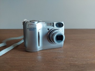 Nikon Coolpix E5600 Digital Camera 5.1 Mp Flash 3x Zoom Tested Works