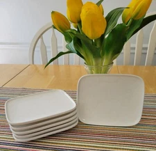 MARIMEKKO - Oiva Unikko Rectangular Plate (White Poppy)