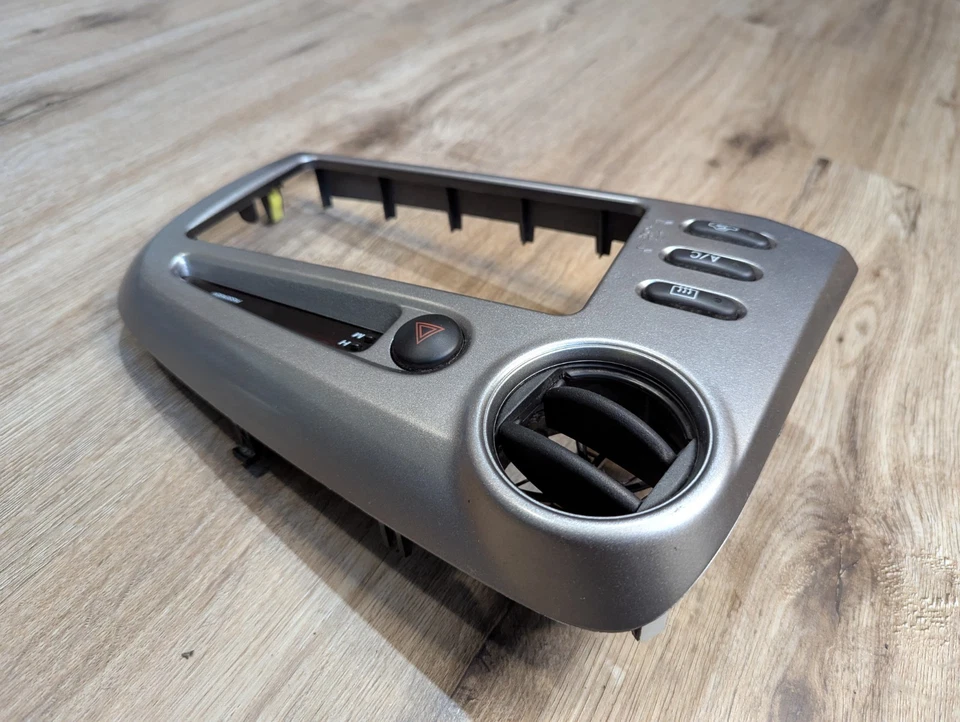 2003-2008 Toyota Matrix Pontiac Vibe Radio Climate Heater Control Bezel Vent - Image 4 of 4