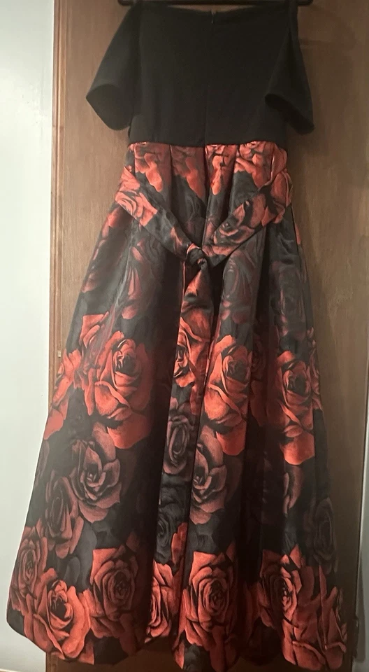 Vestido Jessica Howard Rojo Estampado Floral Fuera del Hombro Cinturón - Talla 14W Foto 2 de 4