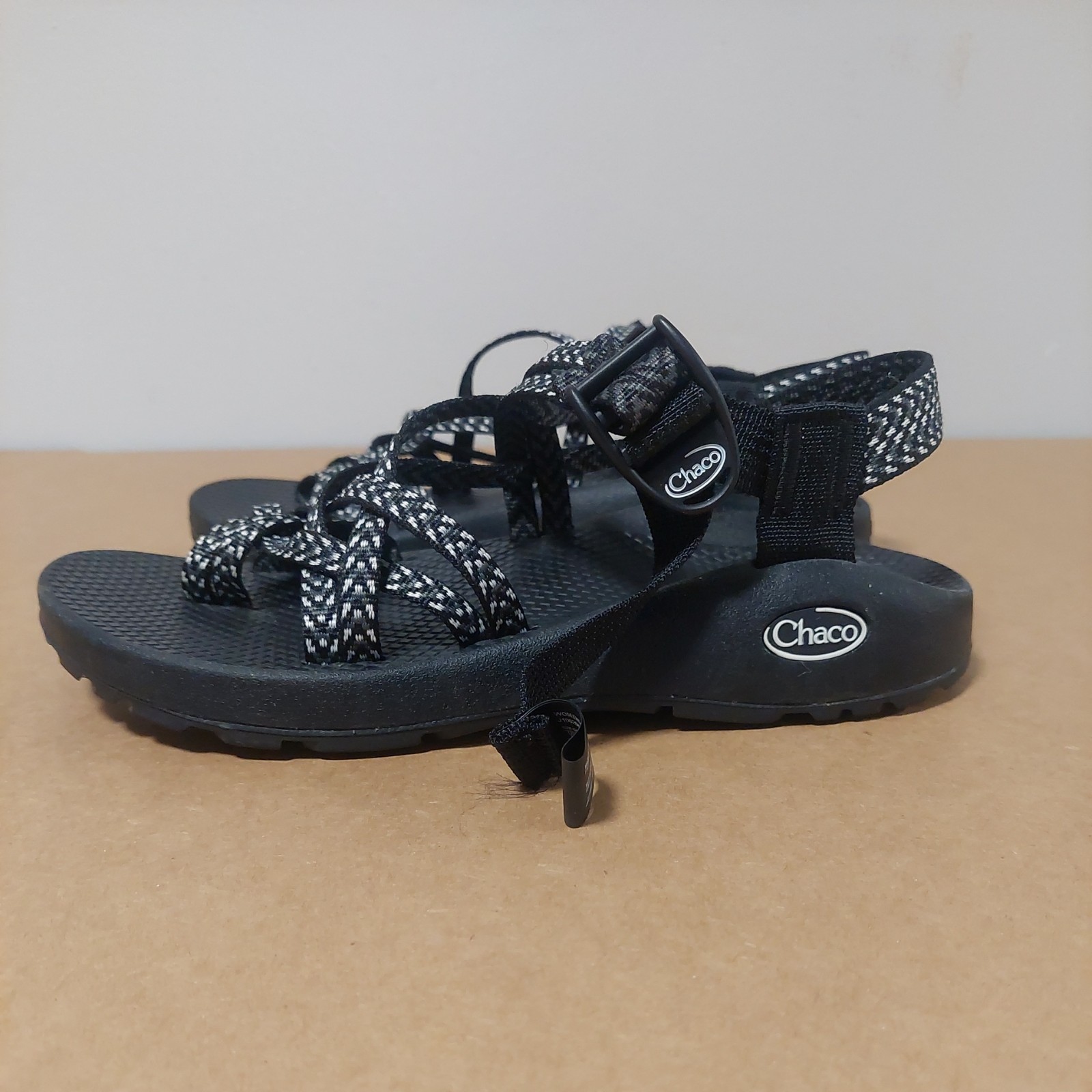 Chaco ZX/2 Classic Women's Size 7 White Black Hiking Outdoor Sandals J106266