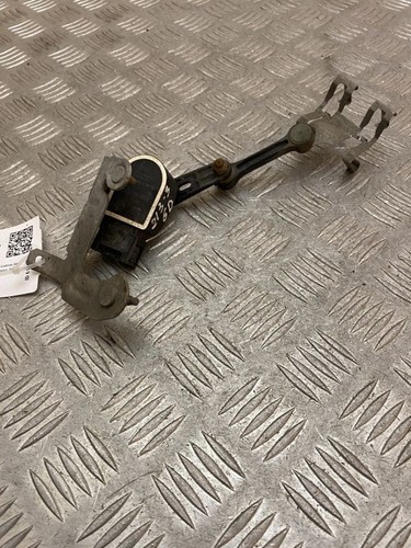 Mercedes-Benz E W213 2017 Rechts Niveausensor Niveauregulierung hinten UTO61703