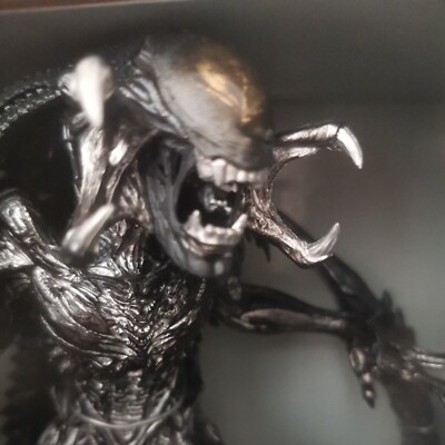 Aliens VS Predator Requiem PREDALIEN 9'' Figure Silver LTD ED JAPANESE EXCLUSIVE