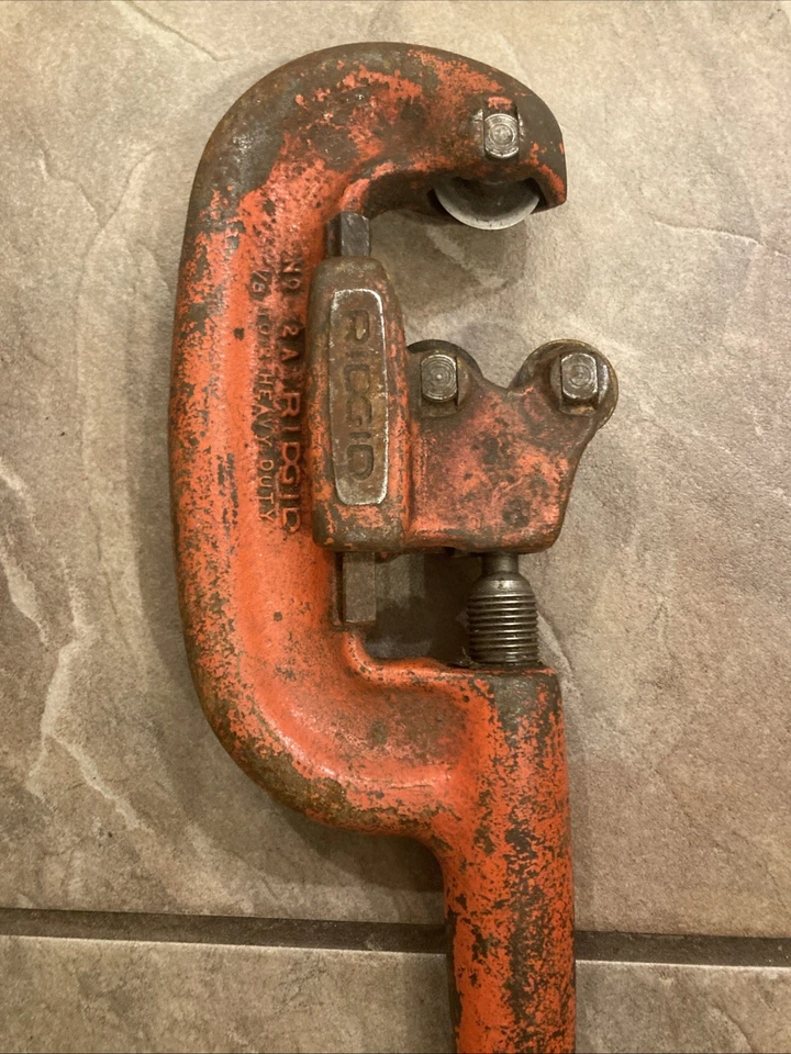 Ridgid Model 2A Heavy Duty Pipe Cutter 1/8"-2" Ohio USA Red Vintage Pre-Owned - Image 4 of 4