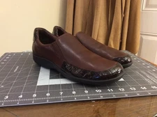 Walking Cradles Womens Slip On Leather Brown Casual Shoes W0315287 Croc Sz 10