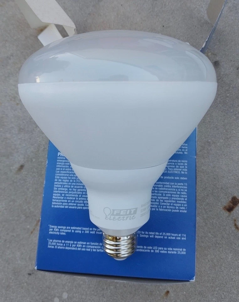 Светодиодный дневной светильник FEIT Electric R40 23 Вт эквивалент 300 Вт 2650 люмен для бассейна спа 12 В - Изображение 3 из 4