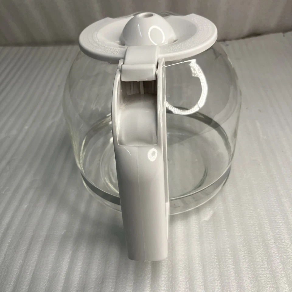 Jarra de vidrio blanco de 12 tazas Foto 3 de 4