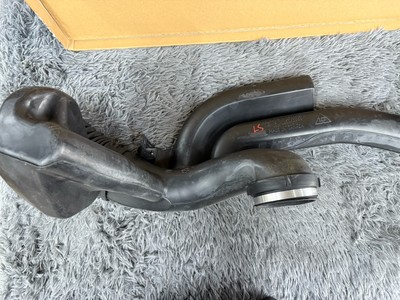 2001-2006 Chevy Tahoe GM Rear Duct Air Cleaner Outlet 25335370 15060999 OEM ST4