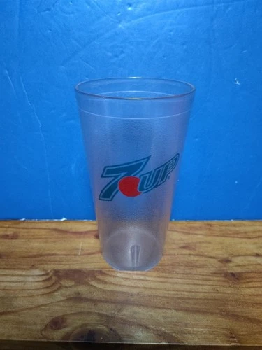 7 Up Vintage Restaurant Style Plastic Tumbler Cup EUC