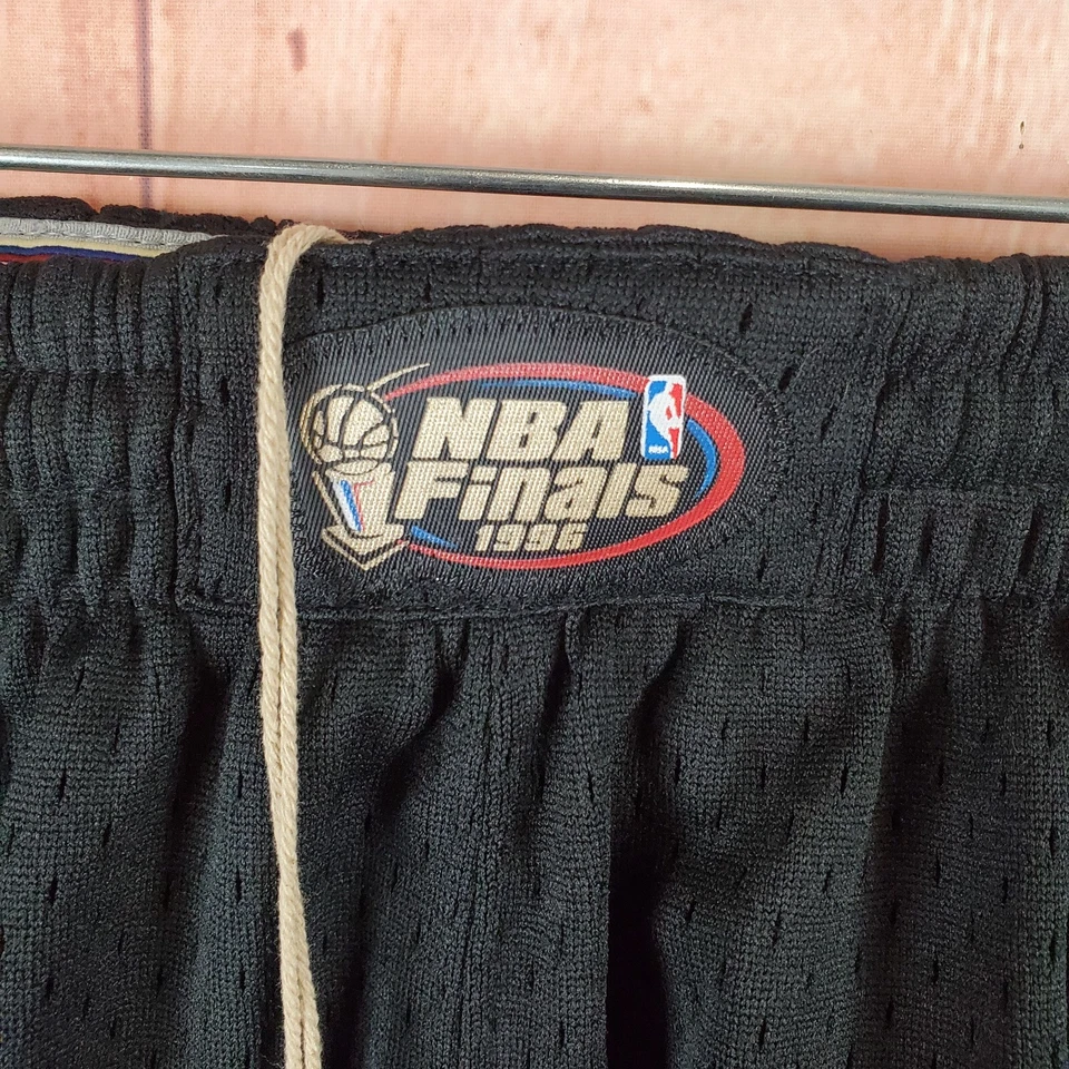Mitchell & Ness Womens Jump Shot Shorts XS Black Chicago Bulls Hardwood Classics - Image 3 of 4