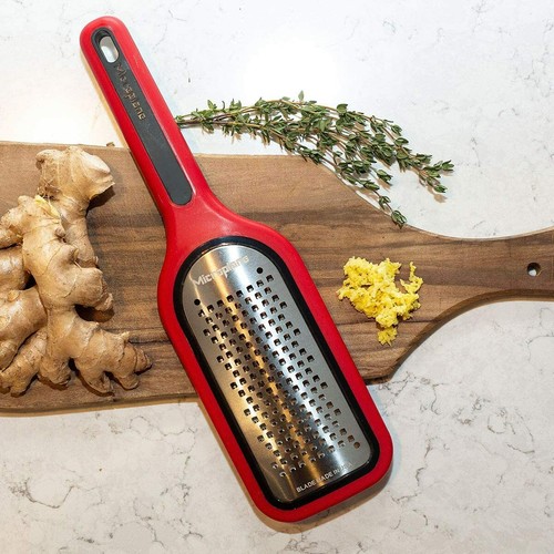 Microplane Select Series Coarse Grater - Red Frame, Ultra-Sharp Stainless Steel - 第 2/3 張圖片