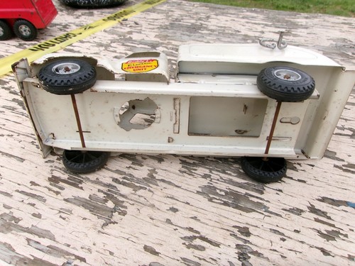 VINTAGE BUDDY L ELECTRIC EMERGENCY UNIT PRRESSED STEEL TOW TRUCK - Picture 8 of 9