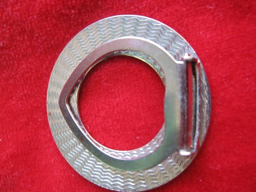 Vintage Round Silver Tone Swirl Embossed Dress /Scarf Clip - Picture 4 of 11