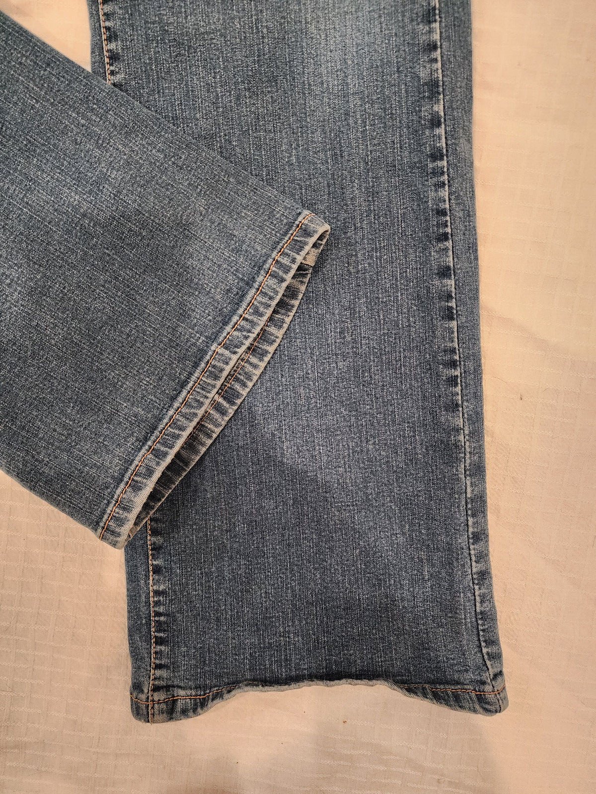 Levi's 515 Nouveau bootcut stretch jeans: medium wash, Women's 20M flattering! thumbnail 6