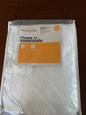 Room Essentials Microfiber Mattress Pad Up to 15" Depth, XL-Twin, - NEW