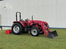 2017 Mahindra 6075 Tractor with Loader