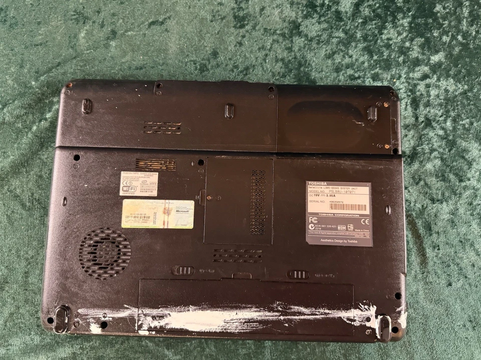 TOSHIBA SATELLITE L305 - FOR PARTS ONLY - Image 3 of 4