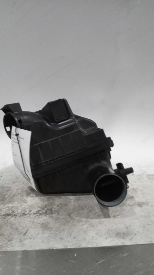 Conjunto de filtro de aire Volvo serie 80 2015 OEM 31319684 usado 119 k millas negro Foto 2 de 4