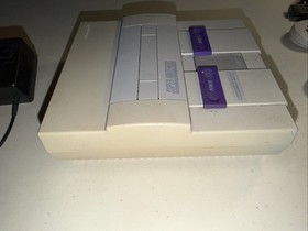Super Nintendo SNES Console Bundle - Super Mario World, Controllers.. - Read