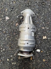 G08020 Catalytic Converter Kia Niro Genuine OEM Exhaust Catalyst