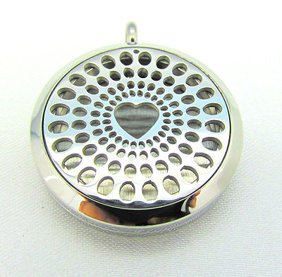 Stainless Steel Heart Fountain Aromatherapy Diffuser Oil Locket Pendant Necklace
