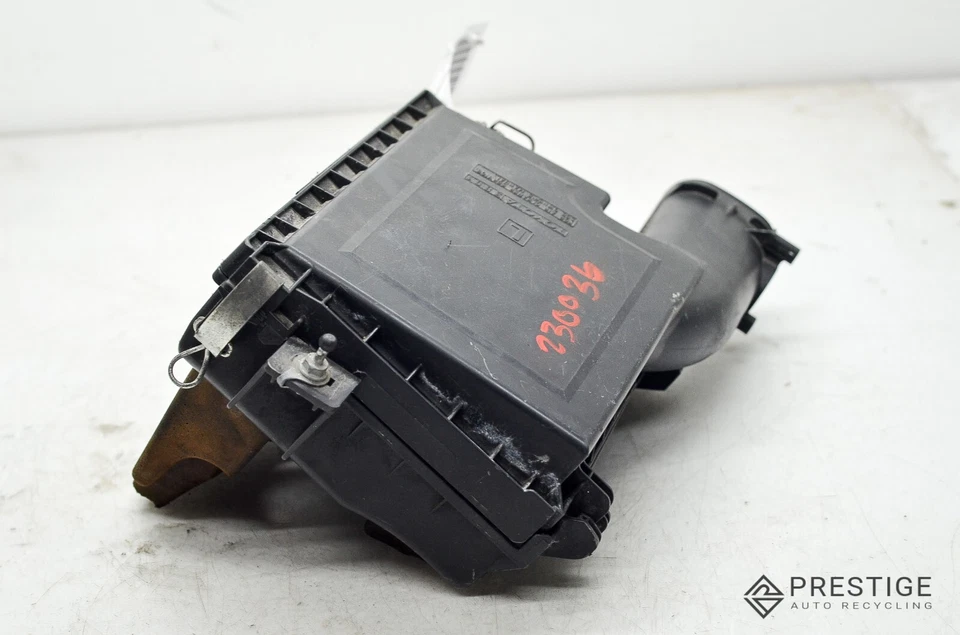 2008 LEXUS LS460 4.6L LEFT AIR CLEANER BOX ASSEMBLY 17702-38010 OEM - Изображение 3 из 4