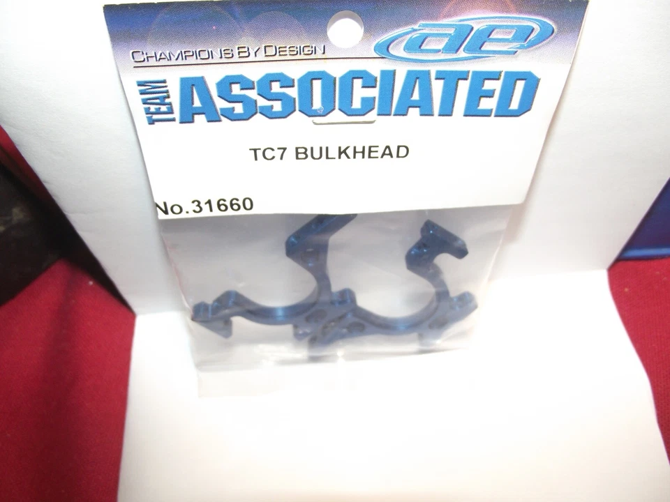 Factory Team Associated TC7 Blue Aluminum Bulkhead 2pcs 31660 - Image 2 of 4