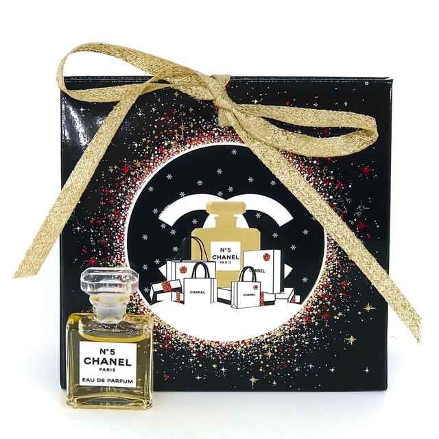 chanel no 5 christmas