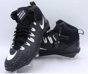 nike zoom force savage