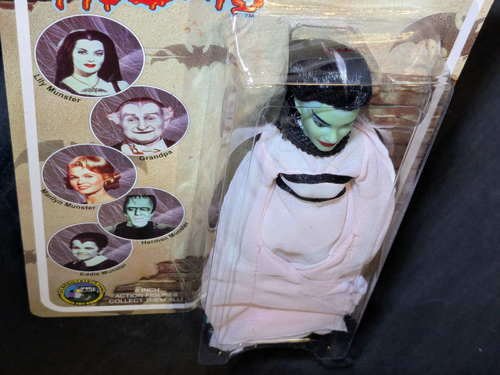 Classic TV Toys 2004 LILY MUNSTER 8" Mego Style Figure The Munsters NEW - Picture 2 of 10