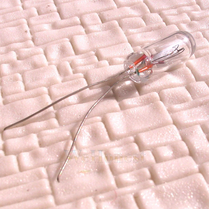 Grain of Wheat bulbs = 100 pcs 5mm Clear 24V Mini Bulbs - Image 1 of 1